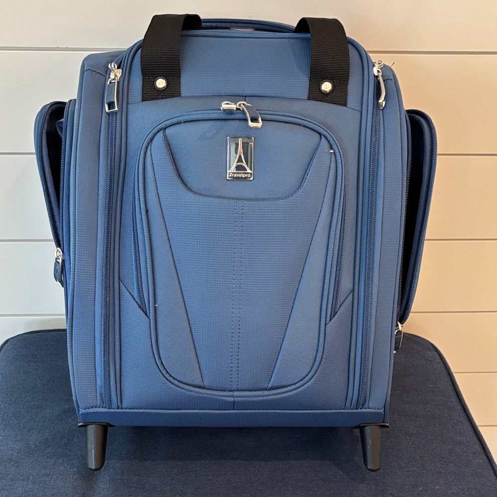 Travelpro Luggage Maxlite 5